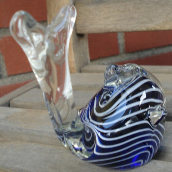 GLASS DOLPHIN PAPER WEIGHT - Picture 5 of 5